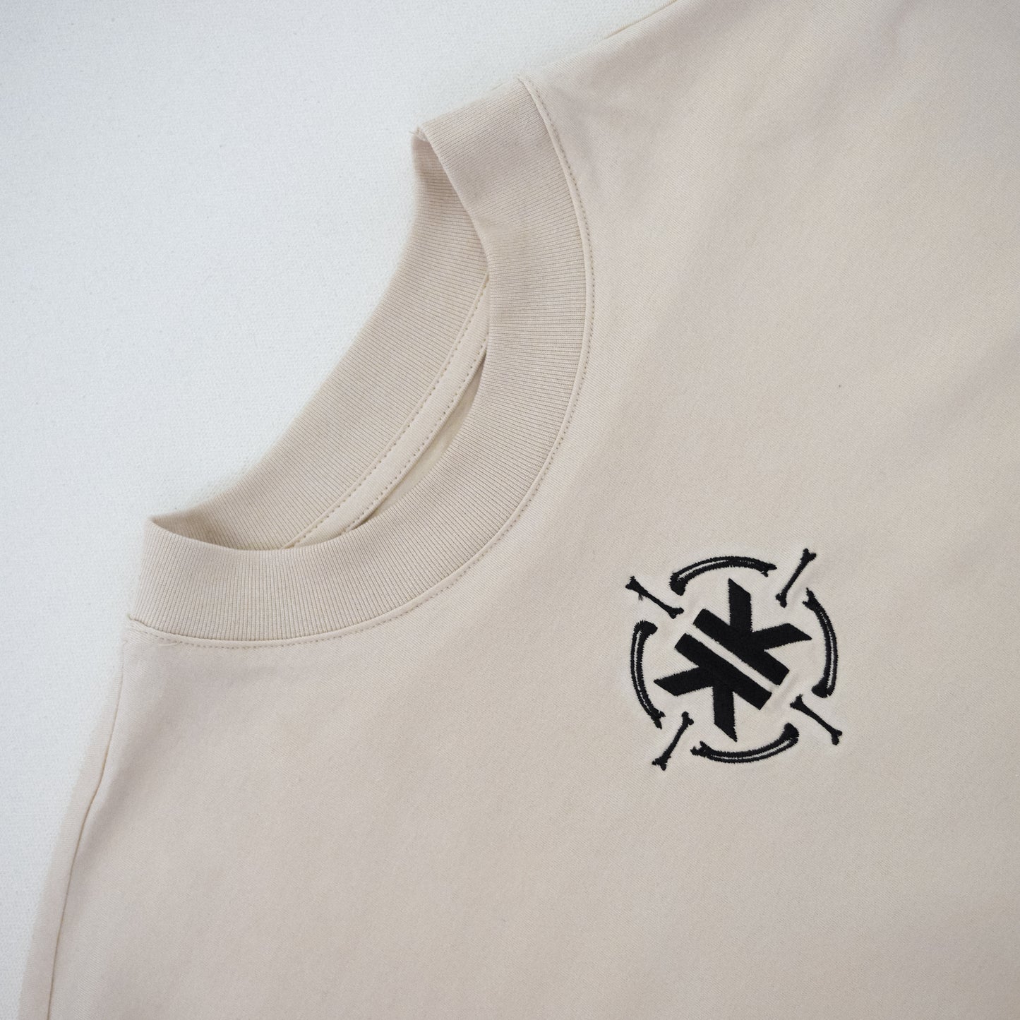 T-SHIRT KK – ESSENZIALE & STRETCH WHT